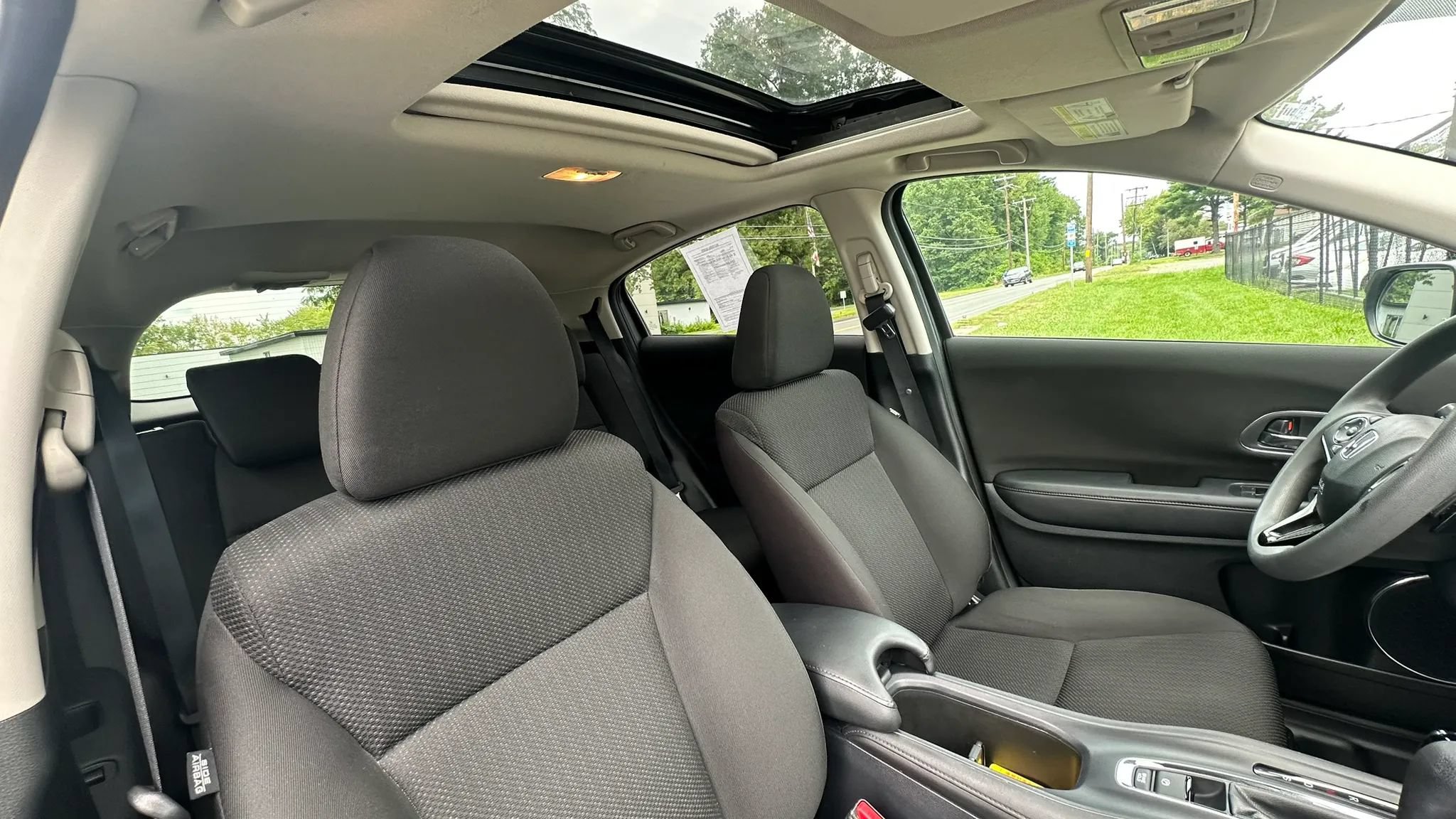 Used 2016 Honda HR-V EX image 33