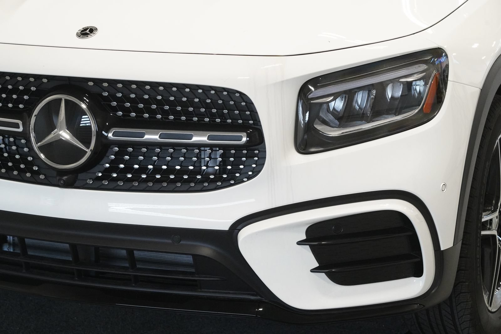 New 2026 Mercedes-Benz GLB 250 4MATIC image 8