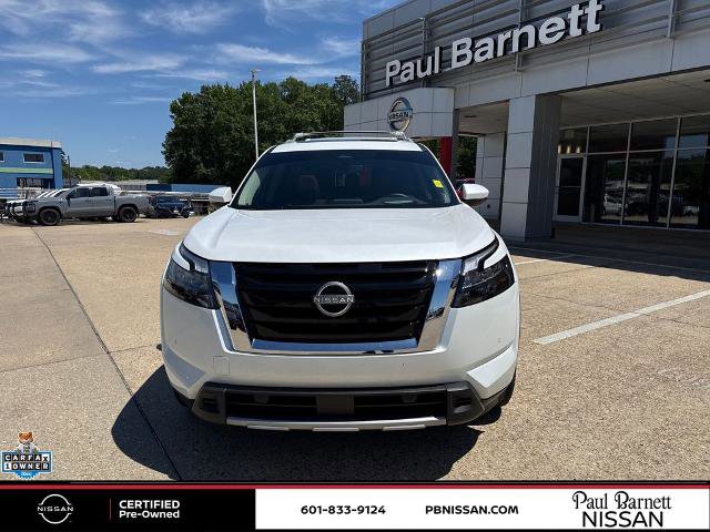 Certified 2025 Nissan Pathfinder Platinum FWD image 17