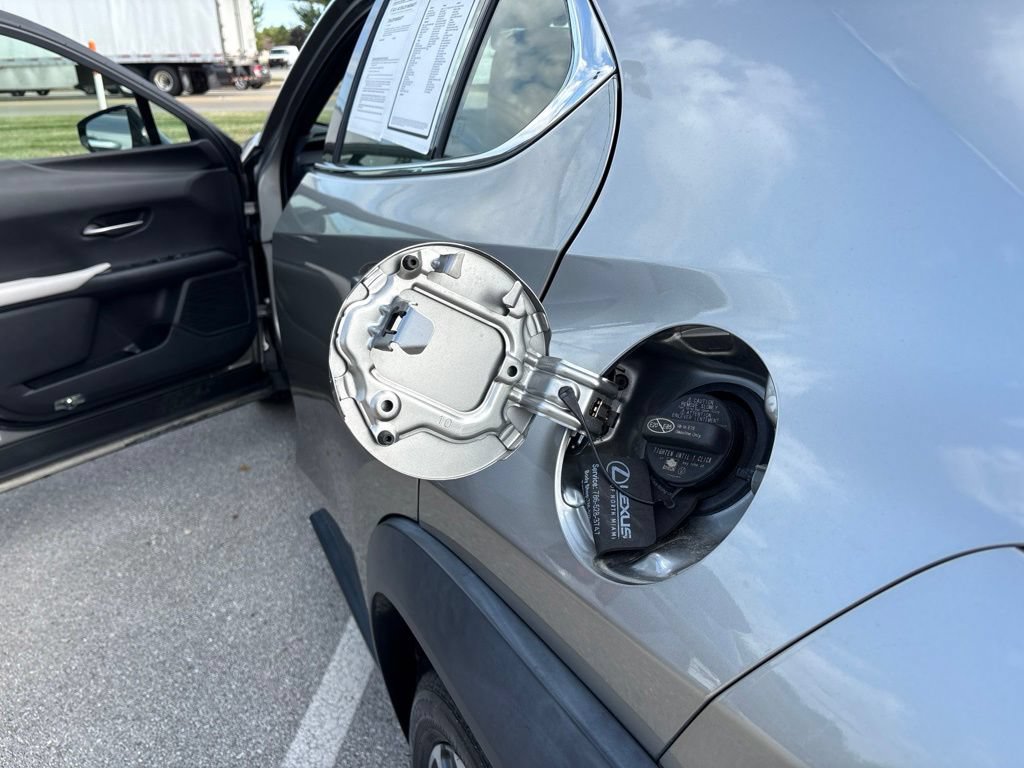 Used 2022 Lexus UX 200 w/ Accessory Package (Z1) FWD image 24