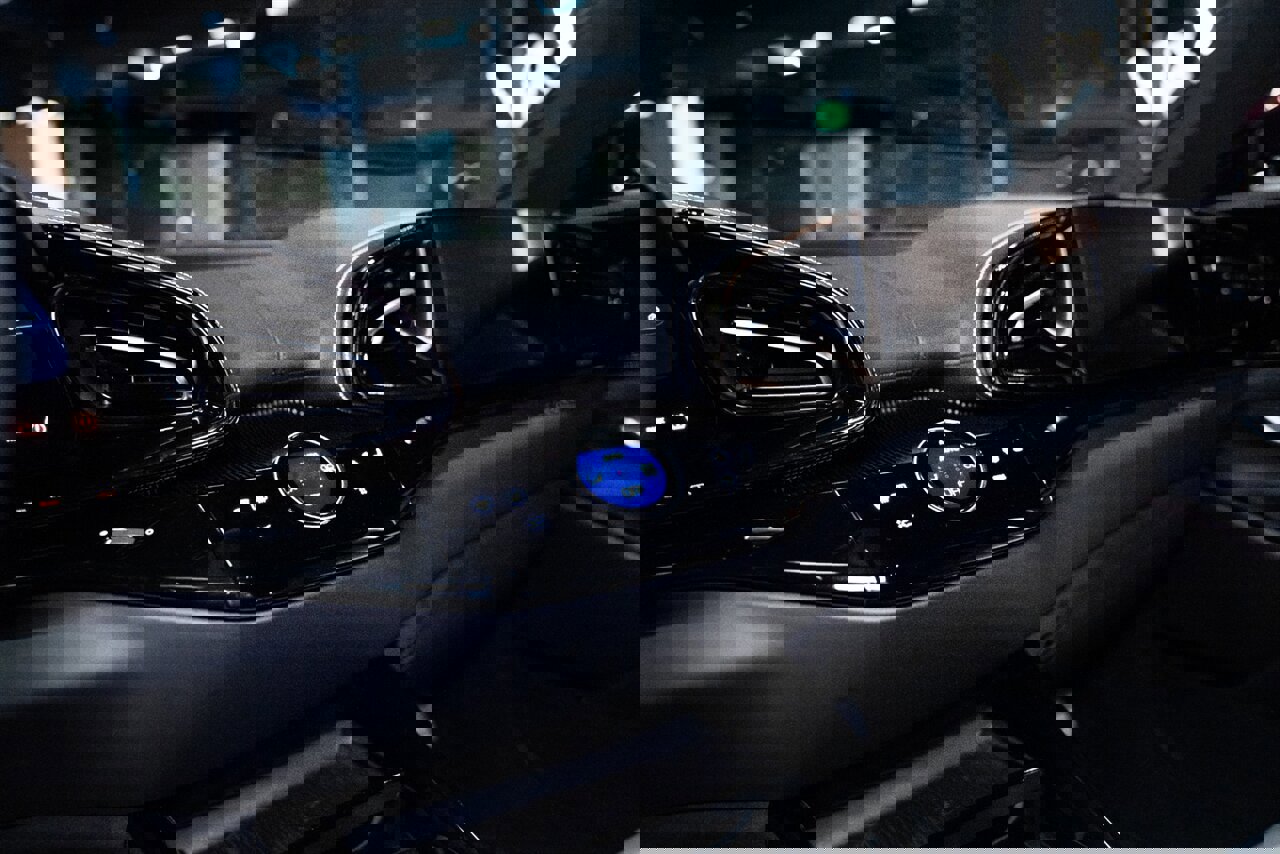 Used 2024 Ferrari Purosangue image 23