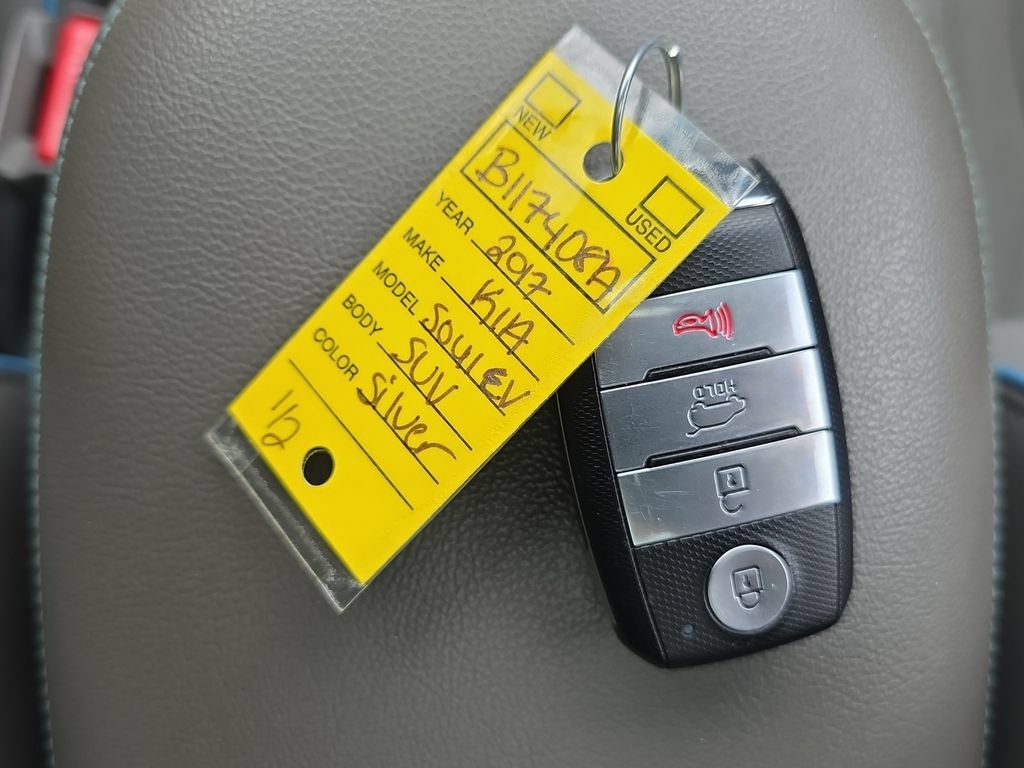 Used 2017 Kia Soul EV + w/ Sun & Fun Package FWD image 22