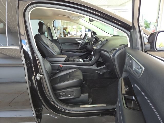 Used 2019 Ford Edge Titanium AWD/4WD image 49