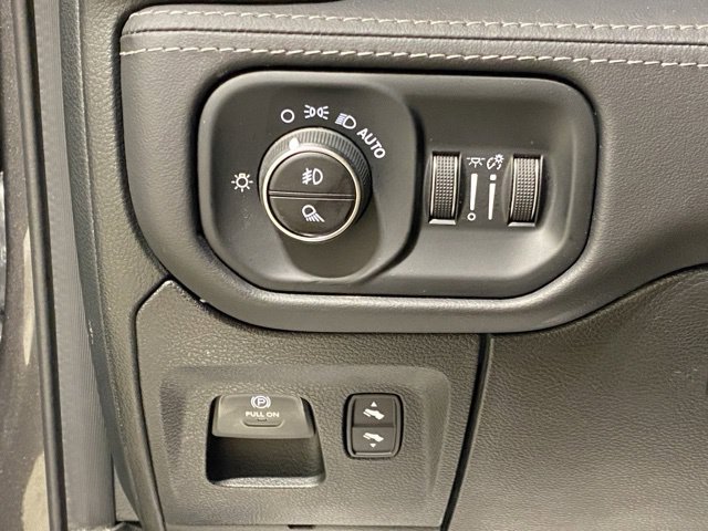 Used 2024 RAM 1500 Limited AWD/4WD image 33