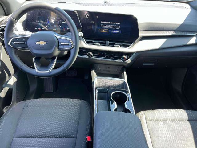 Used 2025 Chevrolet Equinox LT w/ Safety and Technology Package image 13