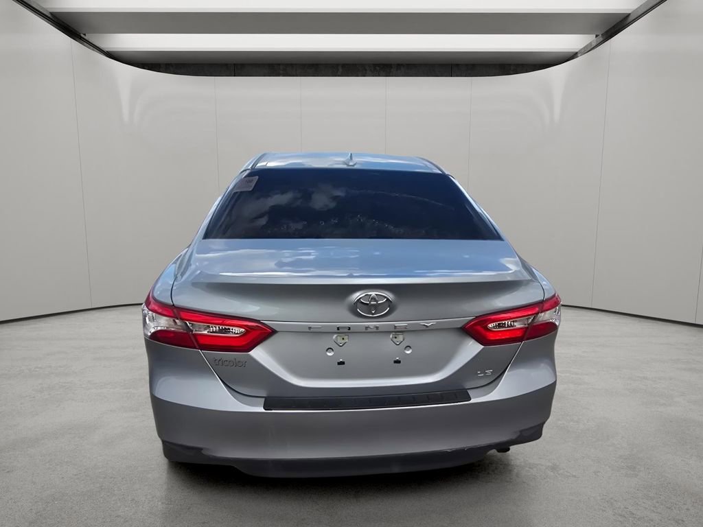 Used 2020 Toyota Camry LE image 7