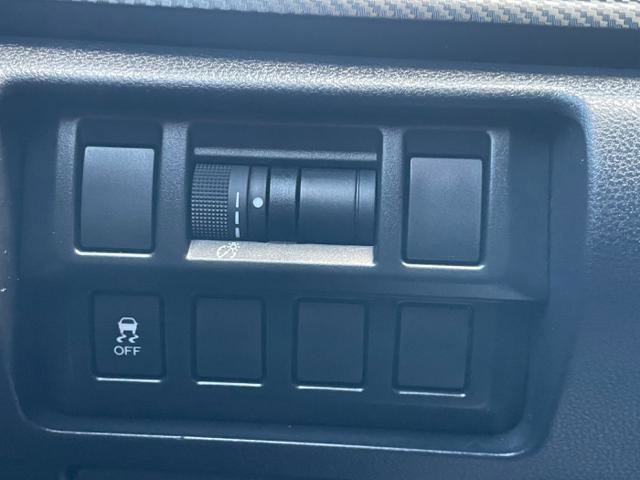 Used 2018 Subaru Crosstrek 2.0i image 29