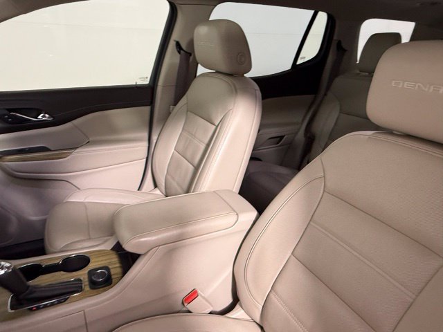 Used 2019 GMC Acadia Denali w/ Technology Package FWD image 32