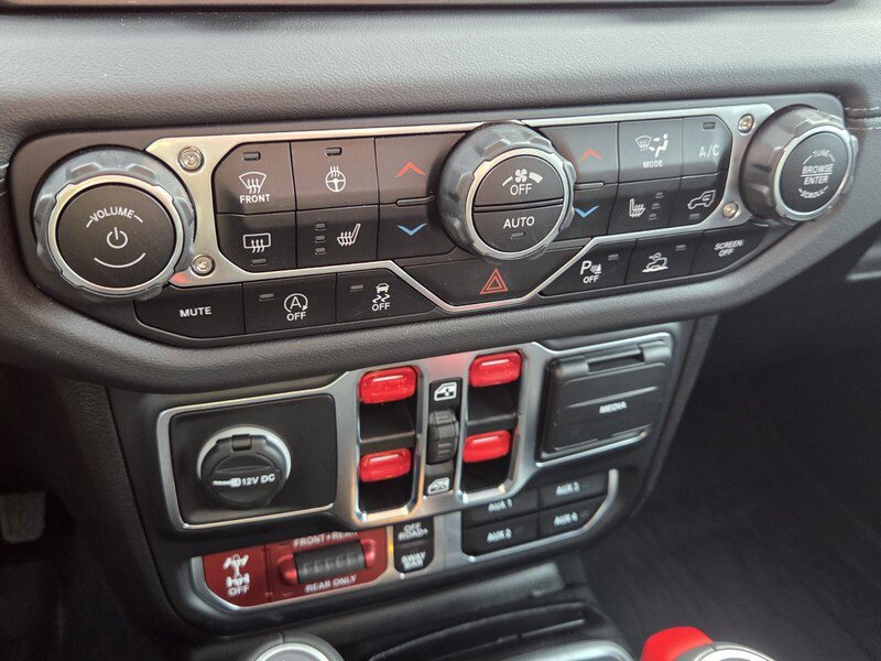 Certified 2024 Jeep Wrangler Unlimited Rubicon w/ Safety Group image 18