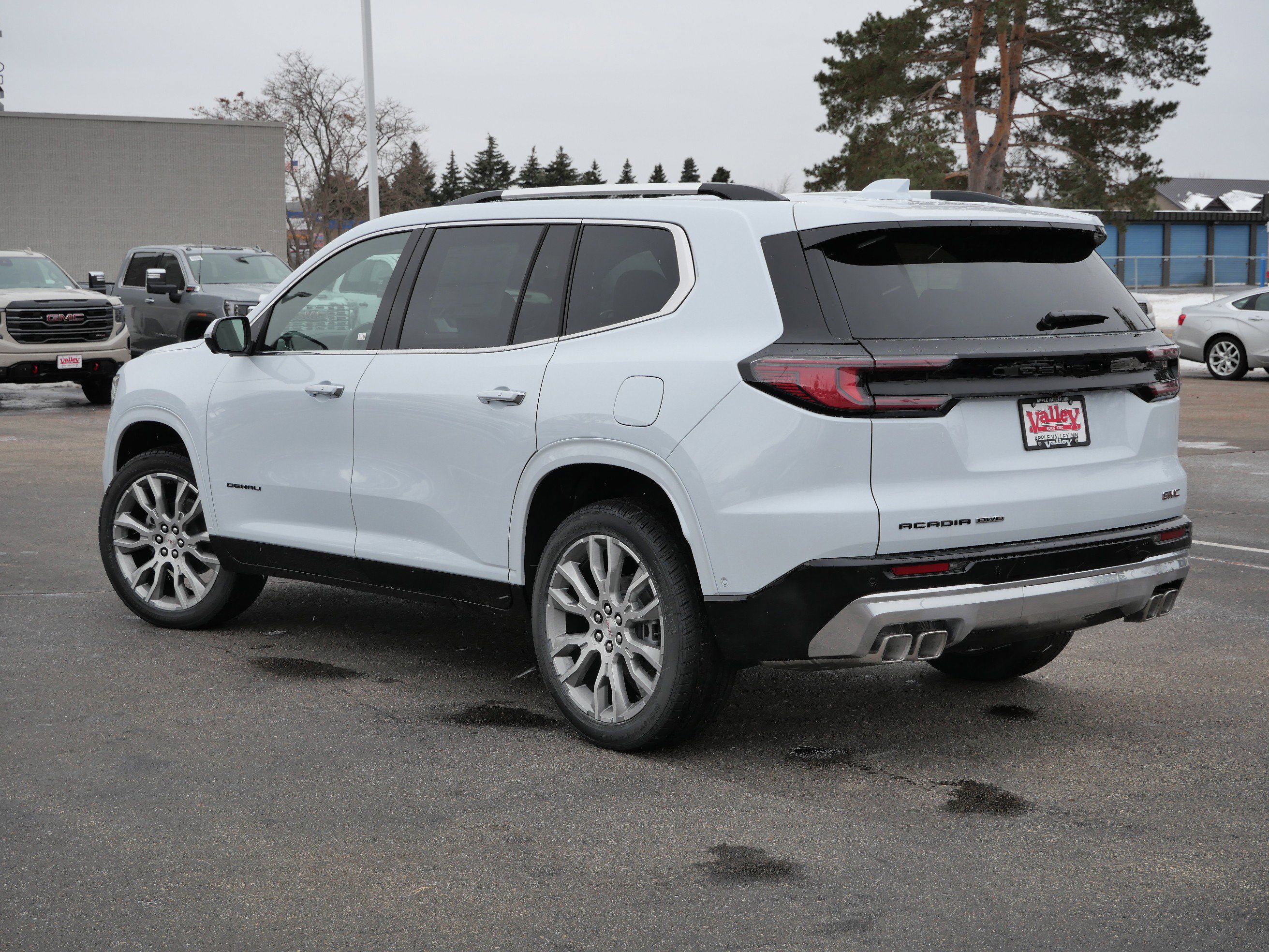 New 2026 GMC Acadia Denali w/ Super Cruise Package image 2