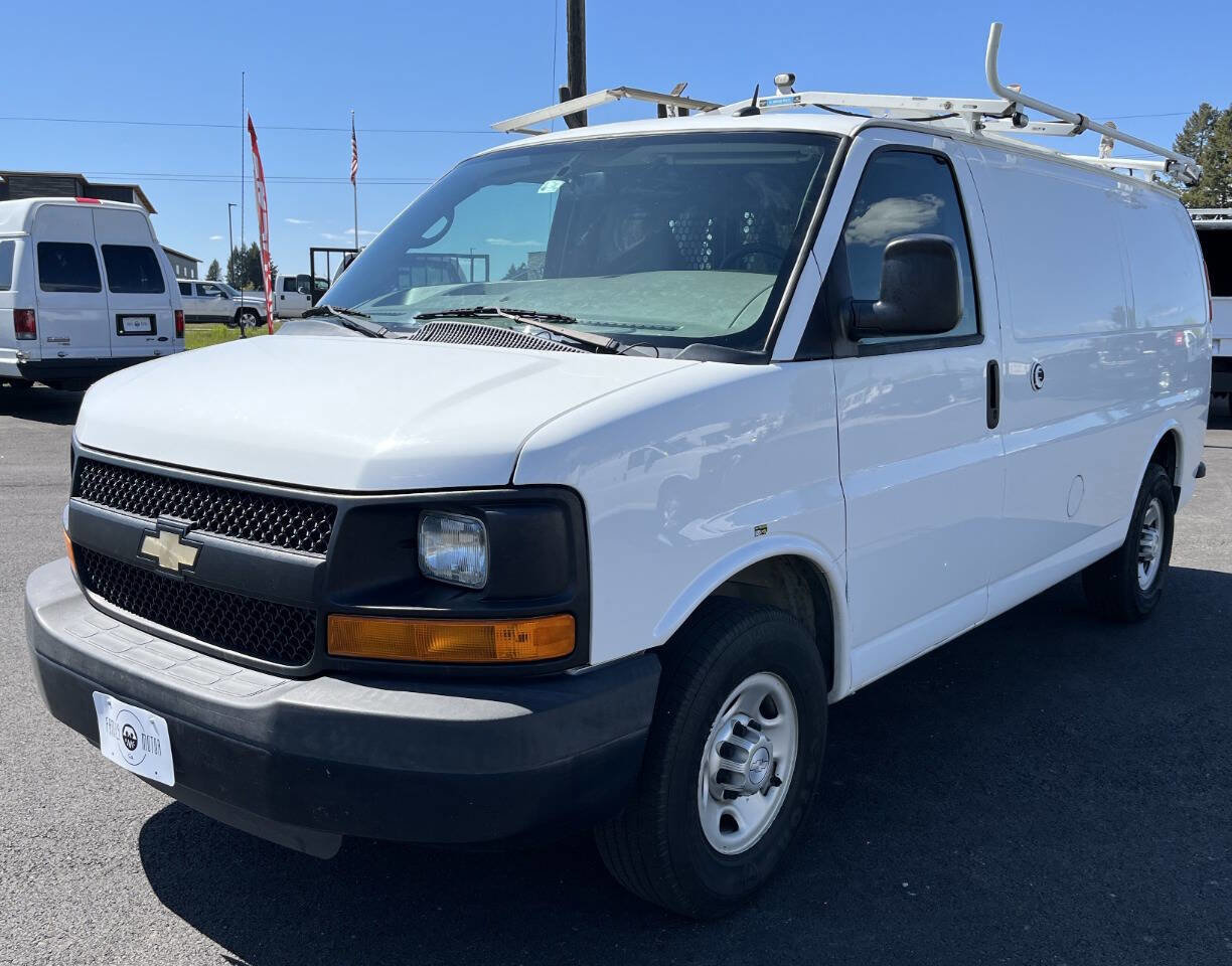 Used 2015 Chevrolet Express 2500 RWD image 1
