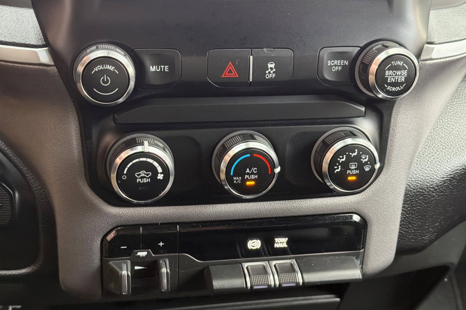 Used 2024 RAM 2500 Big Horn image 19