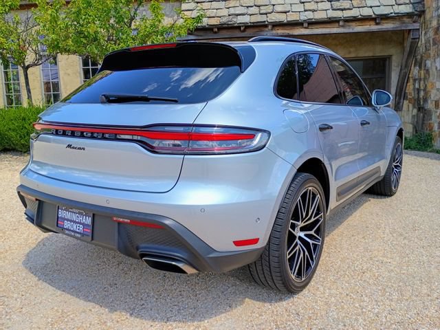 Used 2022 Porsche Macan AWD/4WD image 16