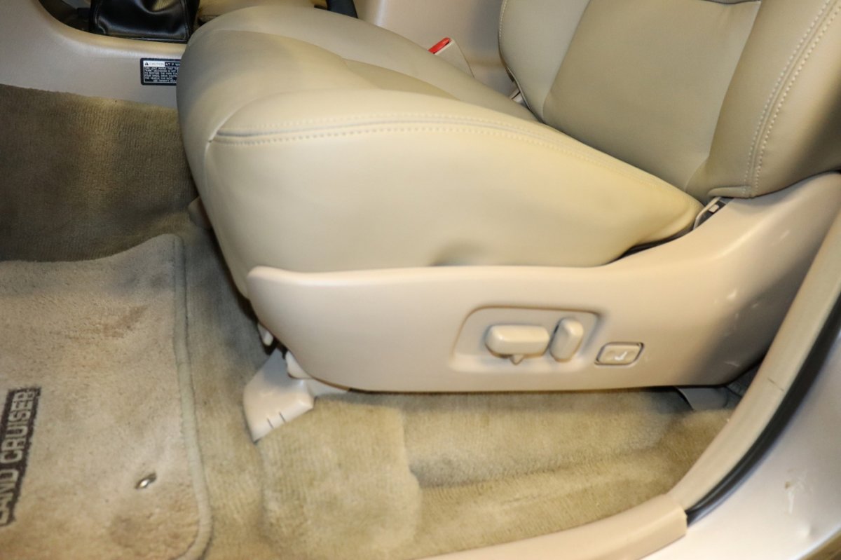 Used 2000 Toyota Land Cruiser AWD/4WD image 13