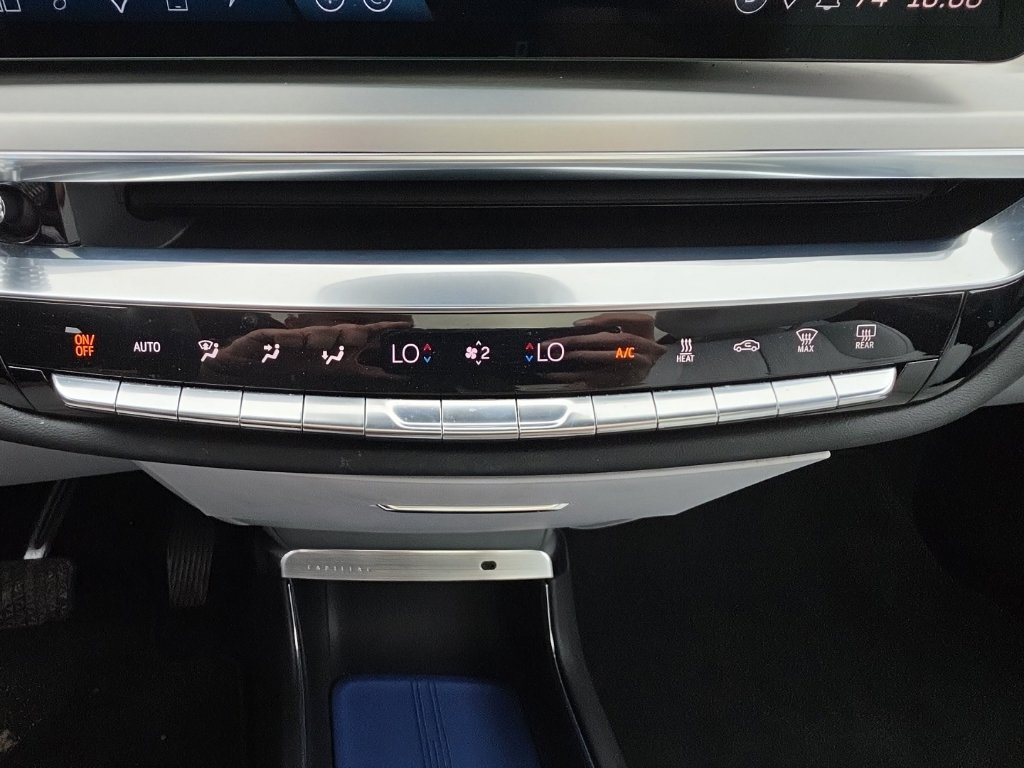 Used 2023 Cadillac Lyriq 2WD image 24