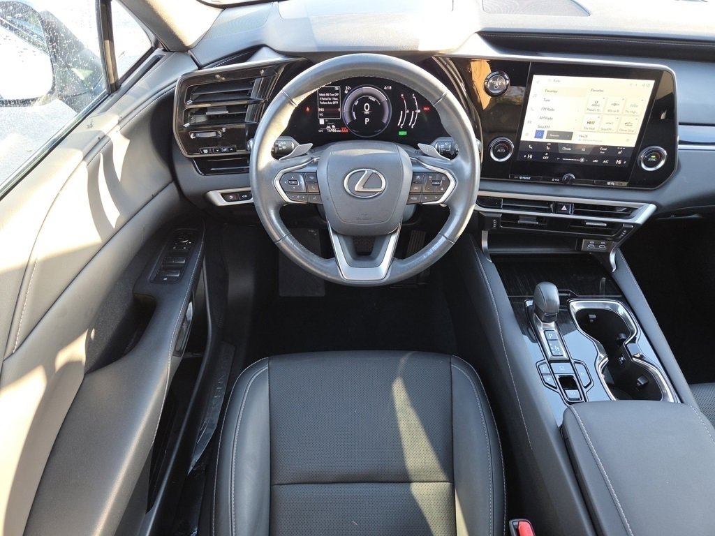 Used 2023 Lexus RX 350h image 4