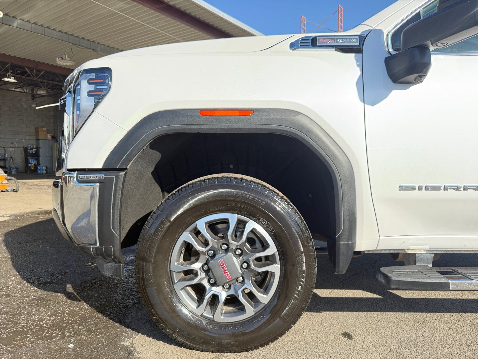Used 2025 GMC Sierra 2500 SLT w/ SLT Premium Package AWD/4WD image 10