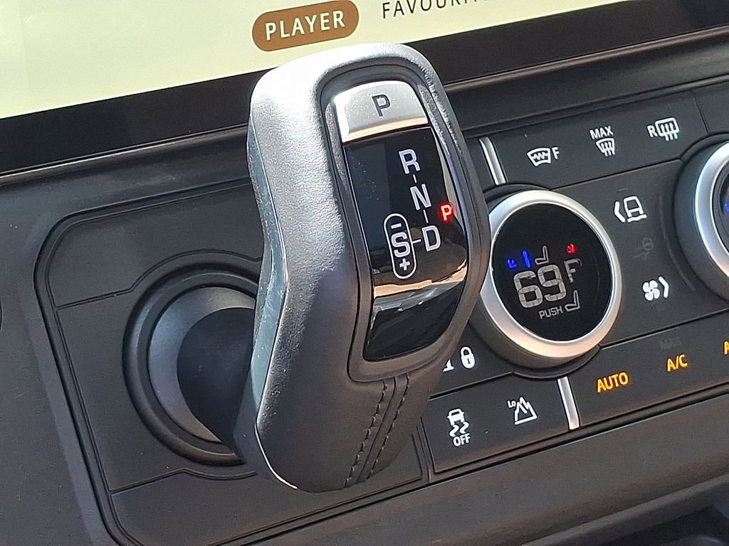 New 2026 Land Rover Defender 110 X-Dynamic SE AWD/4WD image 13