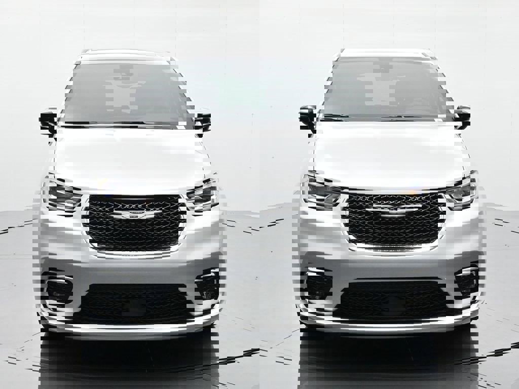 New 2026 Chrysler Pacifica Select image 2