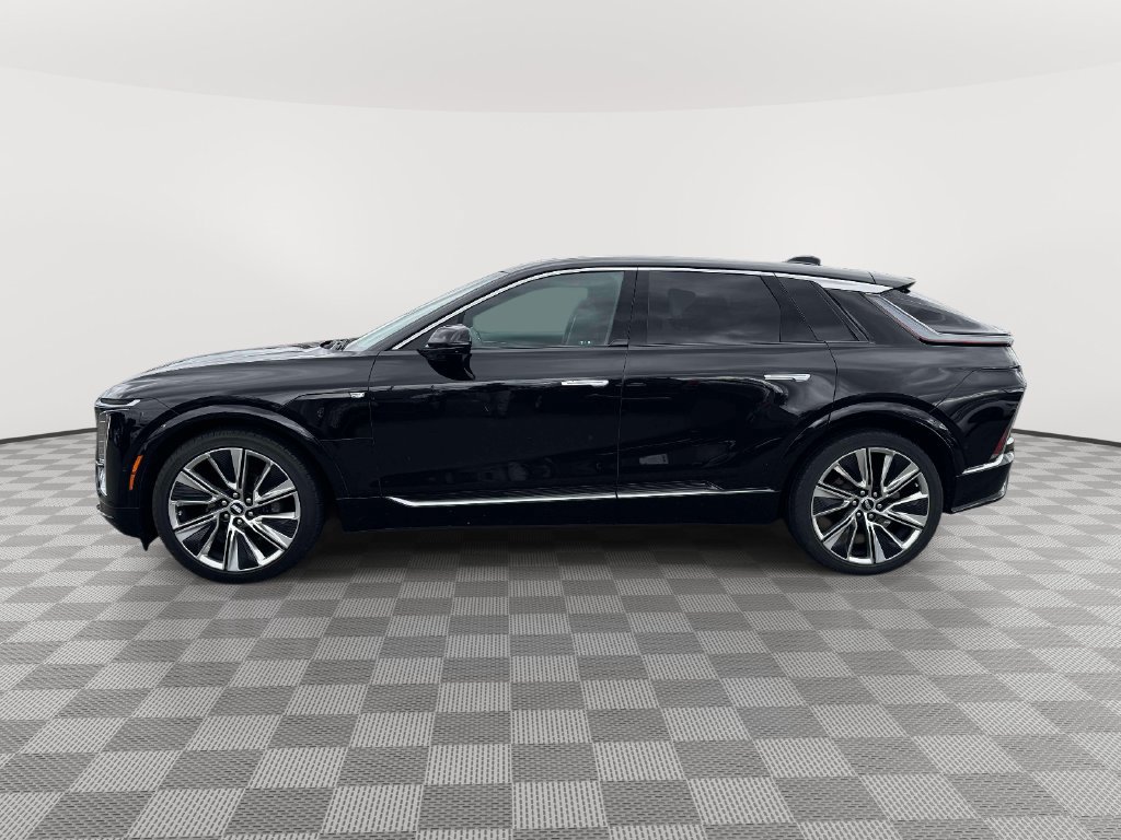 Used 2023 Cadillac Lyriq 2WD image 4