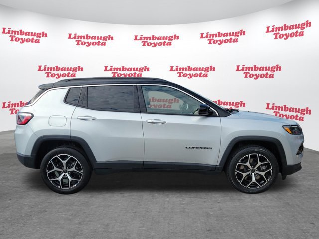 Used 2025 Jeep Compass Limited AWD/4WD image 21