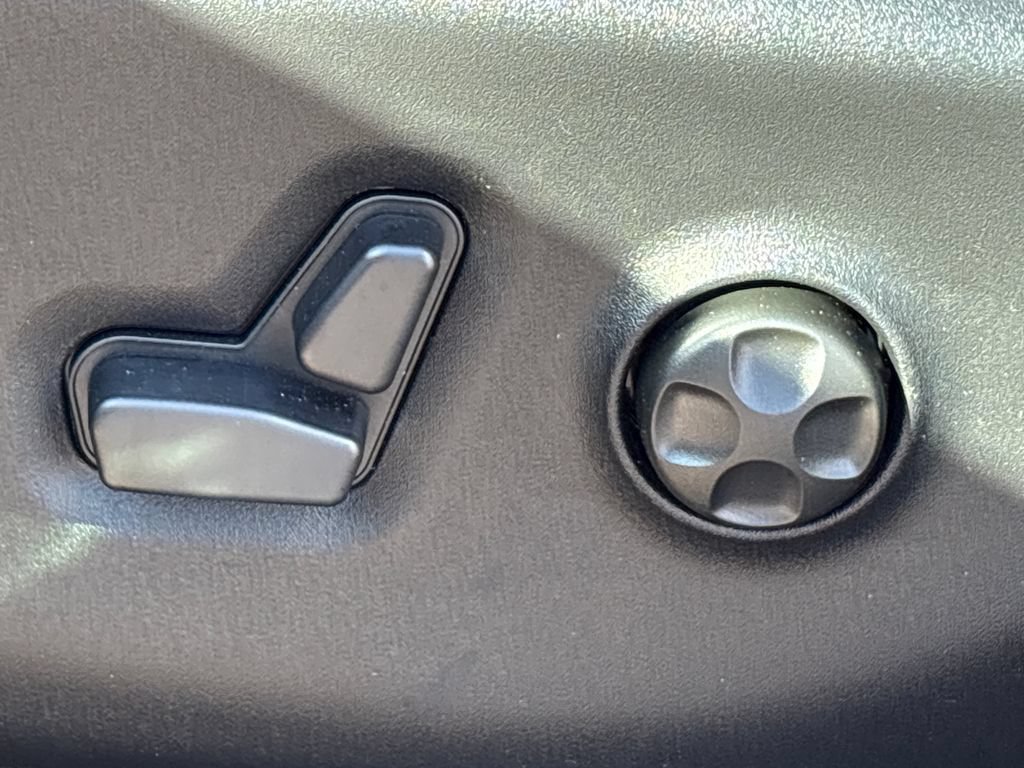 New 2027 Chrysler Pacifica Select FWD image 33