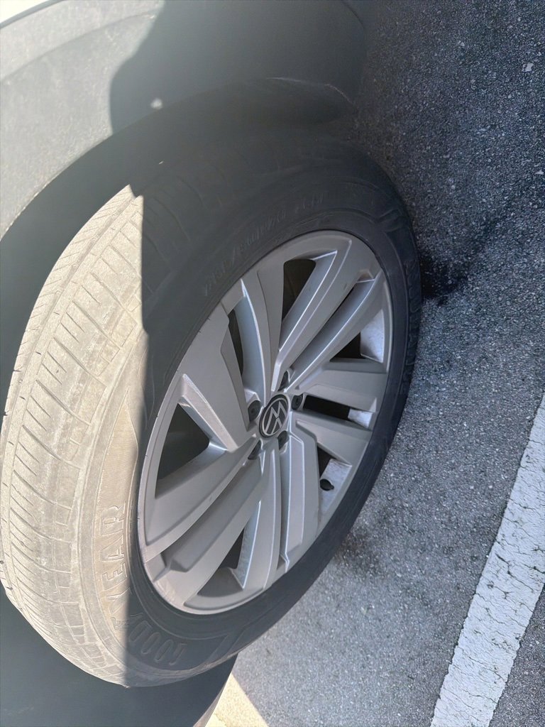 Used 2023 Volkswagen Atlas Cross Sport SE image 5