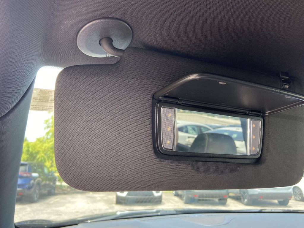 Used 2023 Buick Enclave Avenir w/ Avenir Technology Package FWD image 24