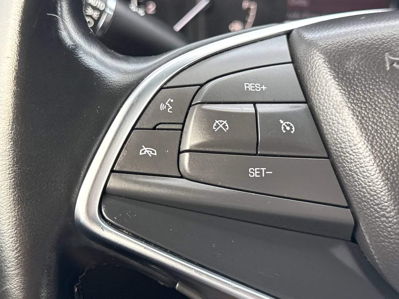 Used 2025 Cadillac XT5 Luxury AWD/4WD image 29