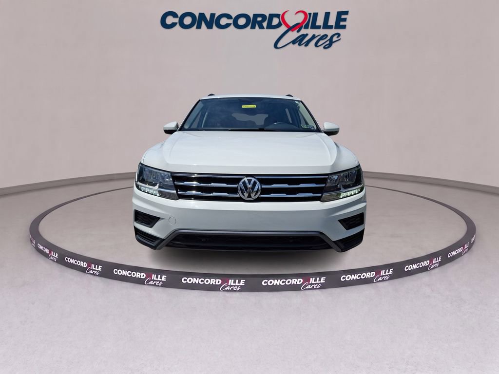Used 2020 Volkswagen Tiguan SE w/ Panoramic Sunroof Package AWD/4WD image 2