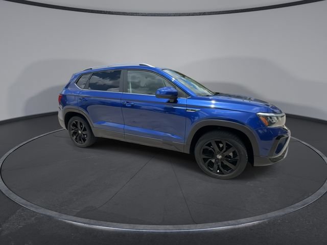 Used 2023 Volkswagen Taos SE w/ Black Wheel Package FWD image 9