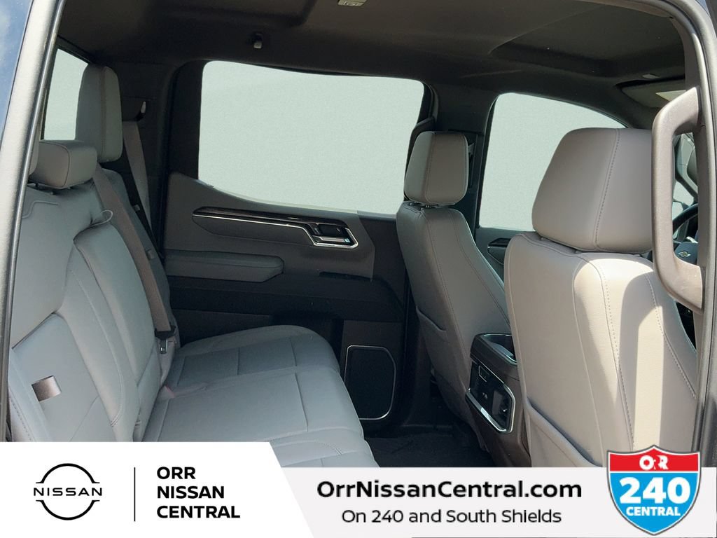 Used 2023 Chevrolet Silverado 1500 LTZ w/ Technology Package AWD/4WD image 12