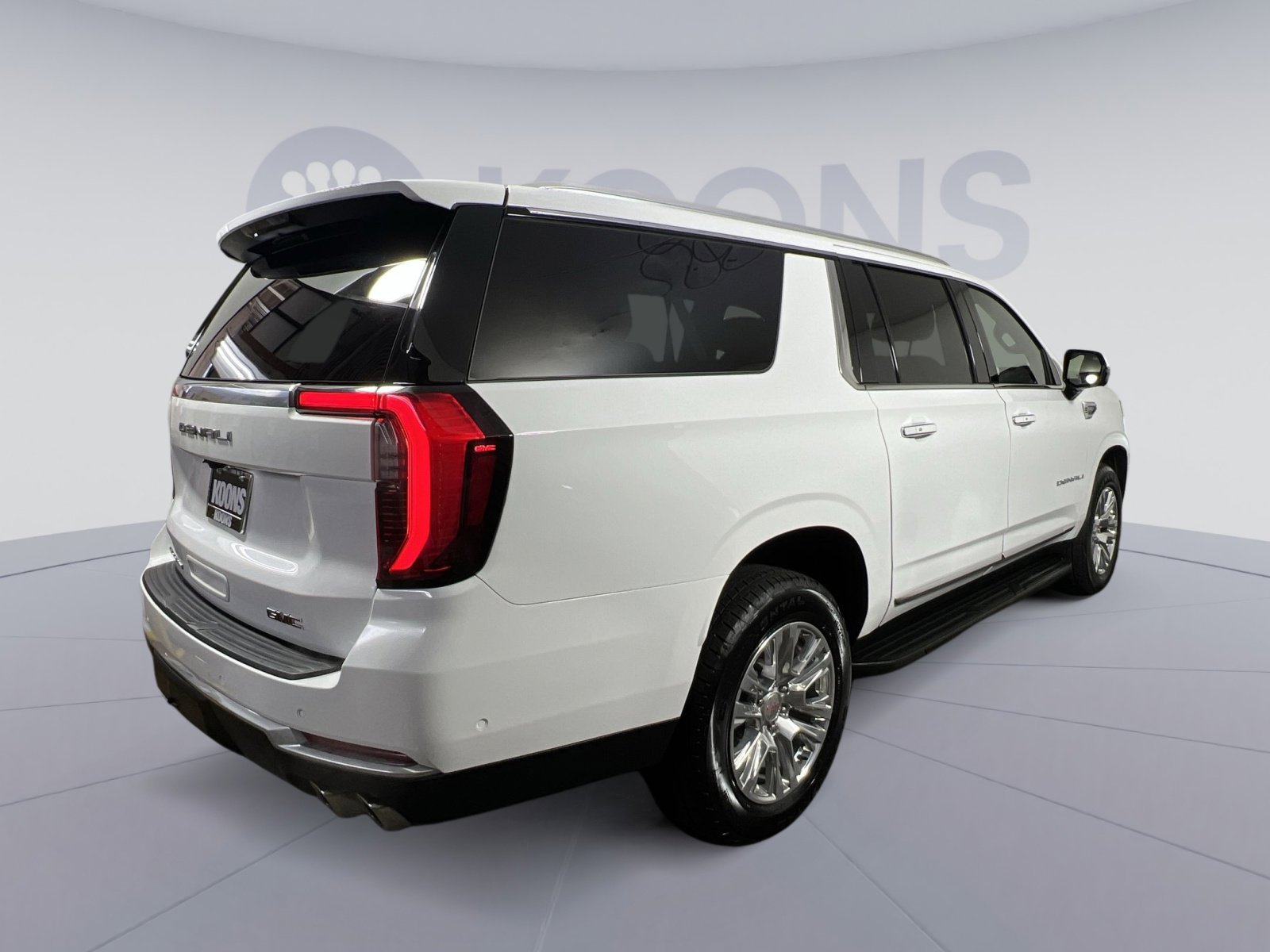 Used 2025 GMC Yukon XL Denali image 7
