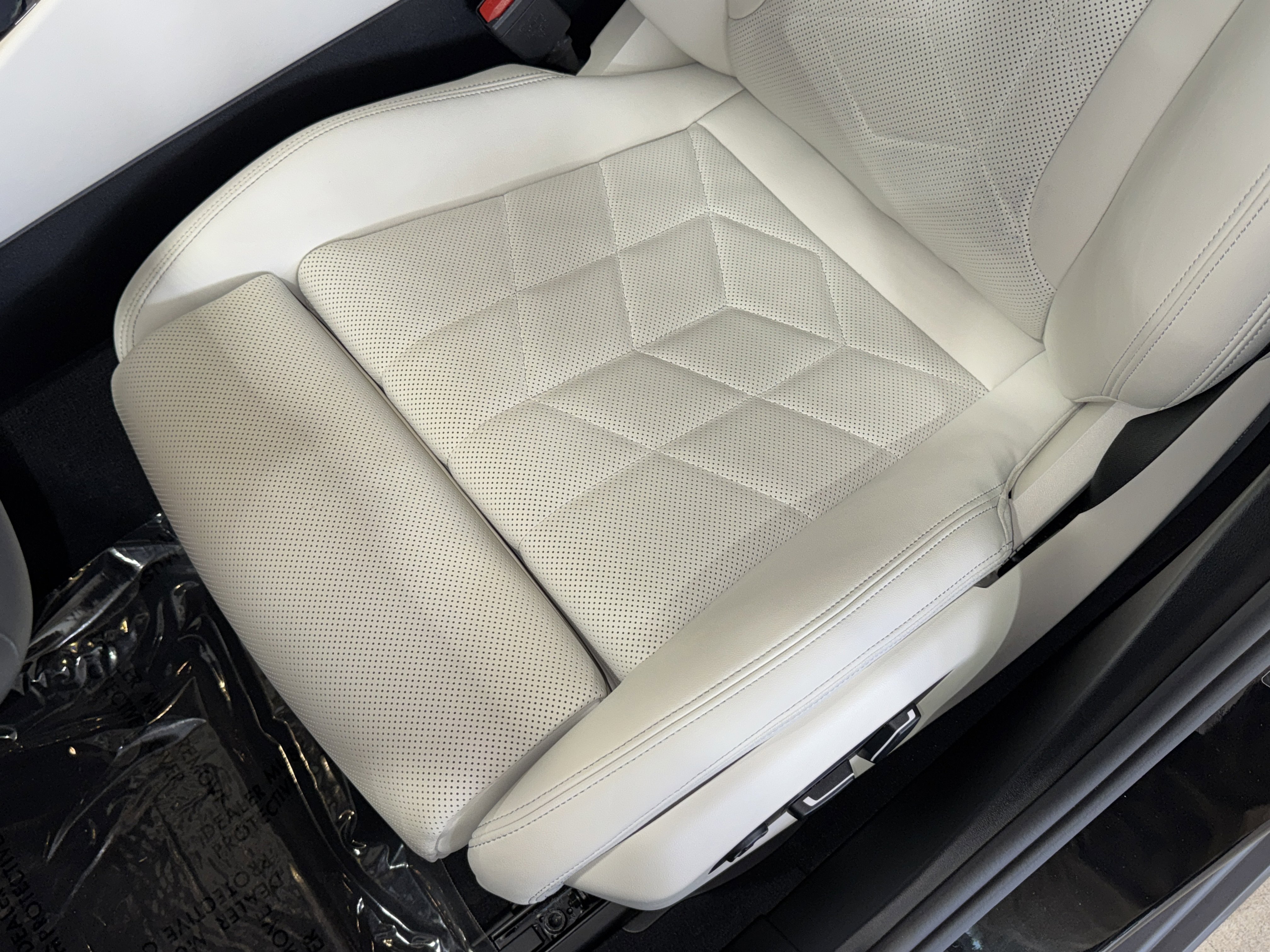 Certified 2025 BMW 530i xDrive w/ Premium Package AWD/4WD image 36