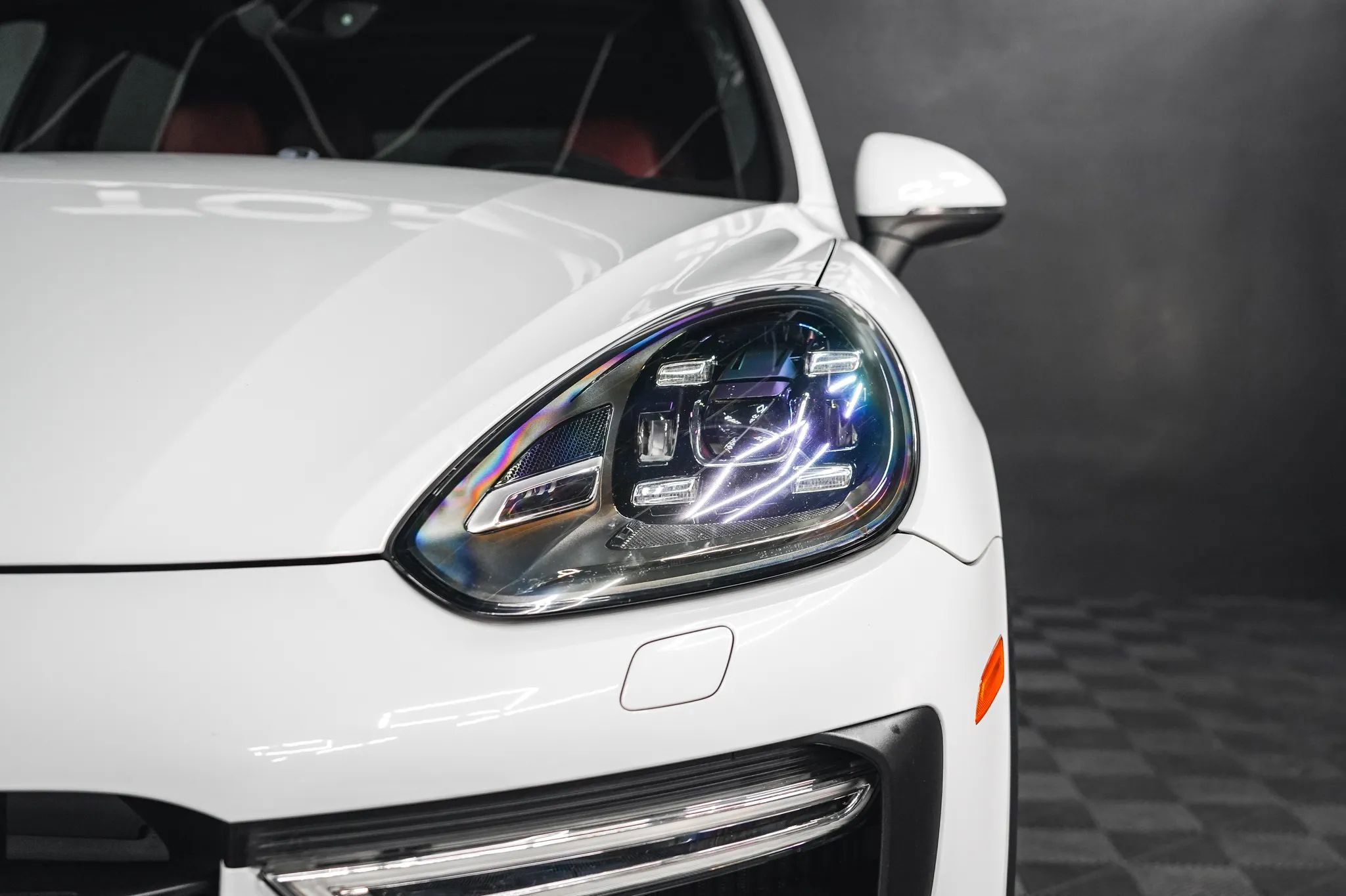 Used 2015 Porsche Cayenne Turbo image 11