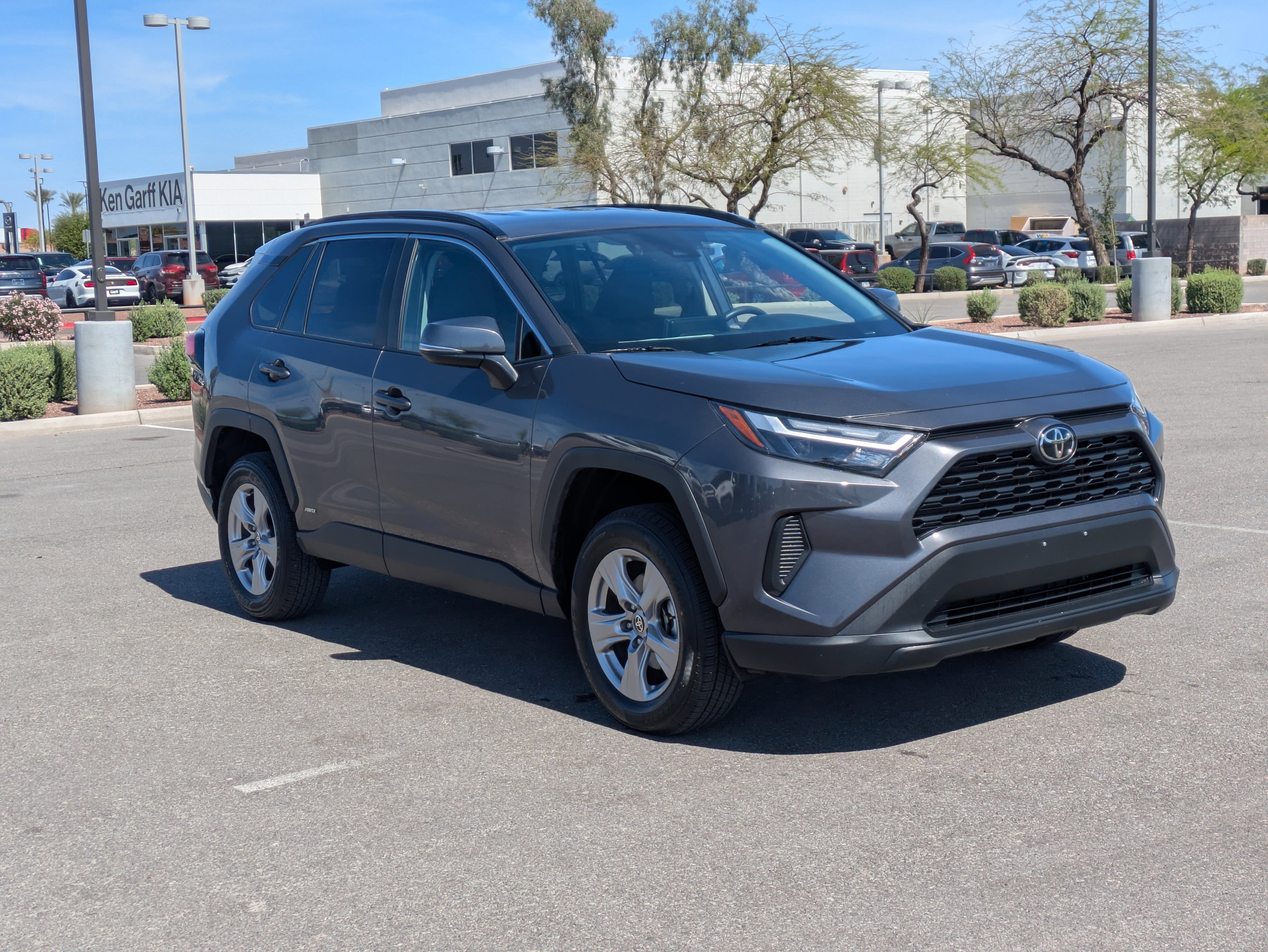 Used 2025 Toyota RAV4 XLE AWD/4WD image 7