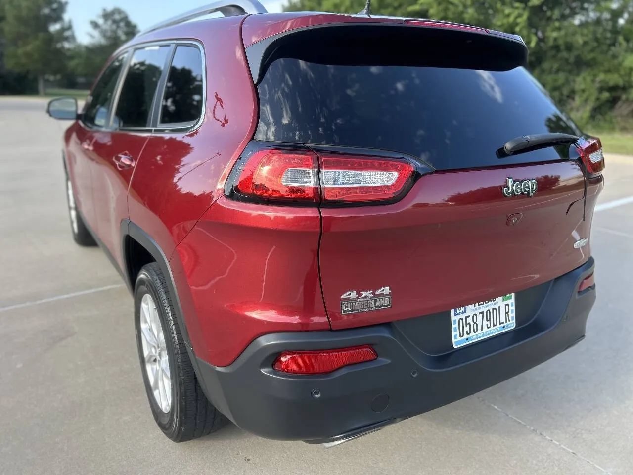 Used 2017 Jeep Cherokee Latitude w/ Safety/Convenience Group AWD/4WD image 8