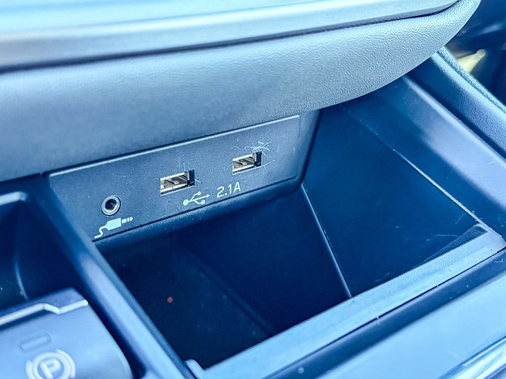 Used 2020 Subaru Legacy image 31