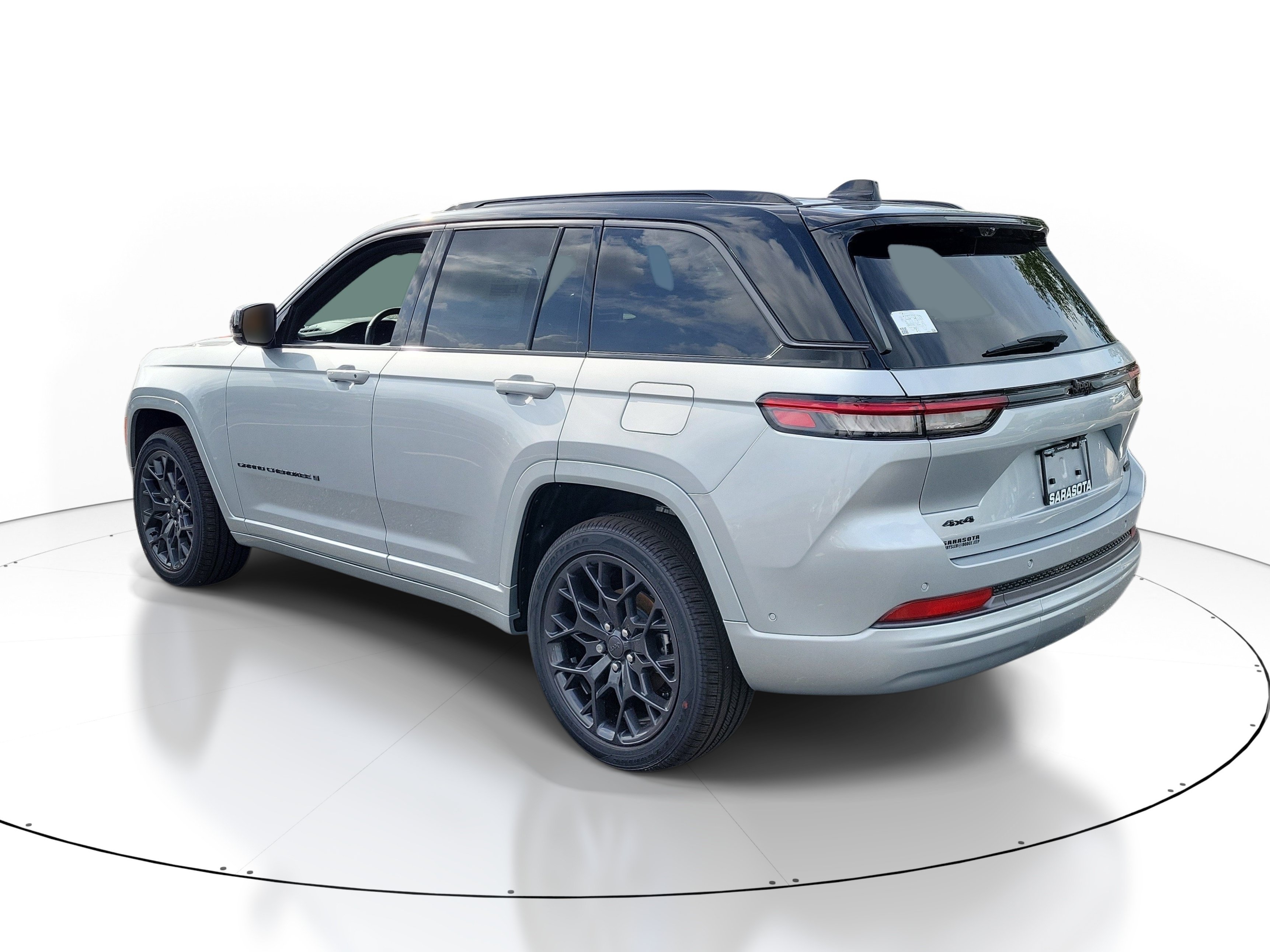 New 2026 Jeep Grand Cherokee Summit w/ Obsidian Package AWD/4WD image 4