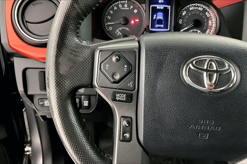 Used 2017 Toyota Tacoma TRD Off-Road w/ Premium & Technology Package image 11