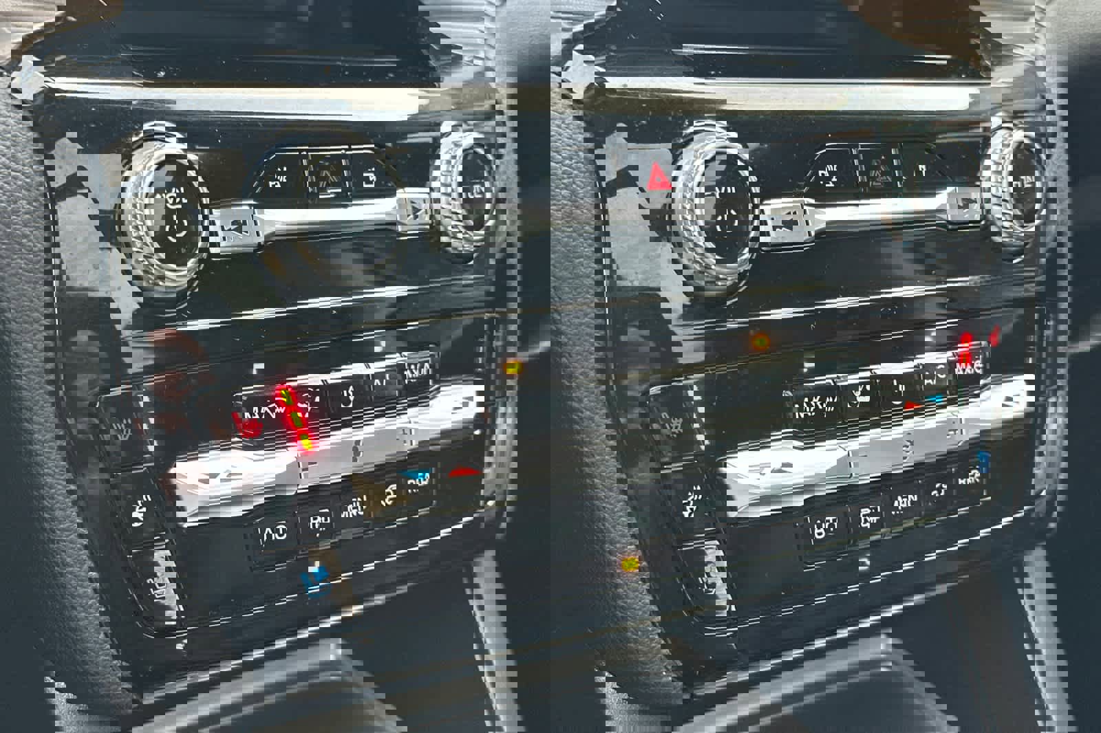 Certified 2022 Ford Explorer Limited w/ Equipment Group 301A image 22