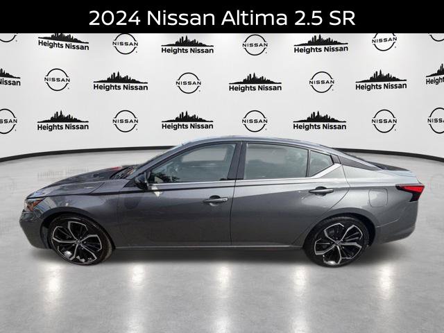 Used 2024 Nissan Altima 2.5 SR w/ SR Premium Package FWD image 2