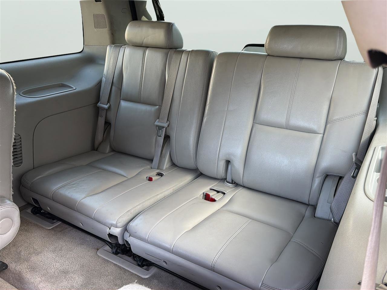 Used 2007 Chevrolet Tahoe LTZ w/ LTZ Preferred Equipment Group AWD/4WD image 18