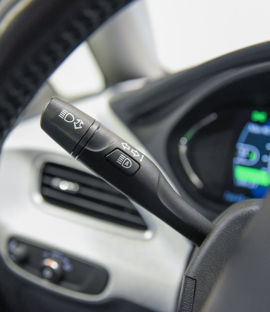 Used 2019 Chevrolet Bolt Premier w/ Infotainment Package image 25