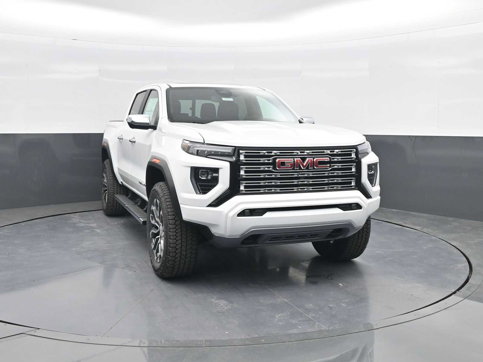New 2026 GMC Canyon Denali AWD/4WD image 2
