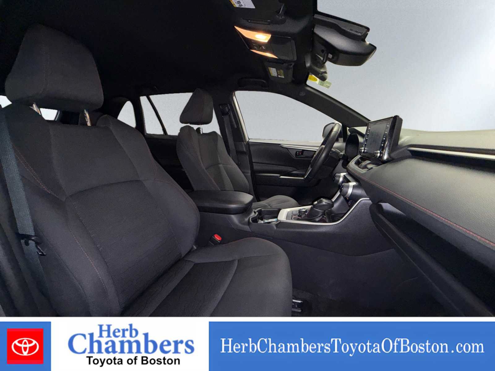 Used 2021 Toyota RAV4 SE w/ Carpet Mat Package (TMS) AWD/4WD image 18
