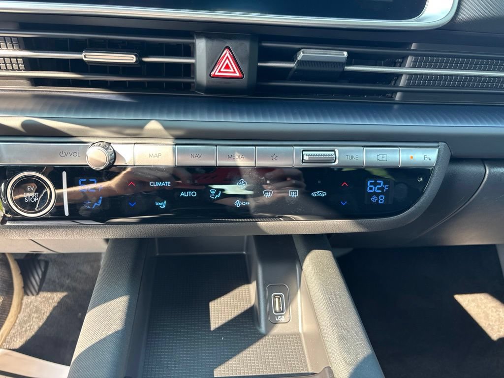 Used 2025 Hyundai Ioniq 6 SE AWD/4WD image 30