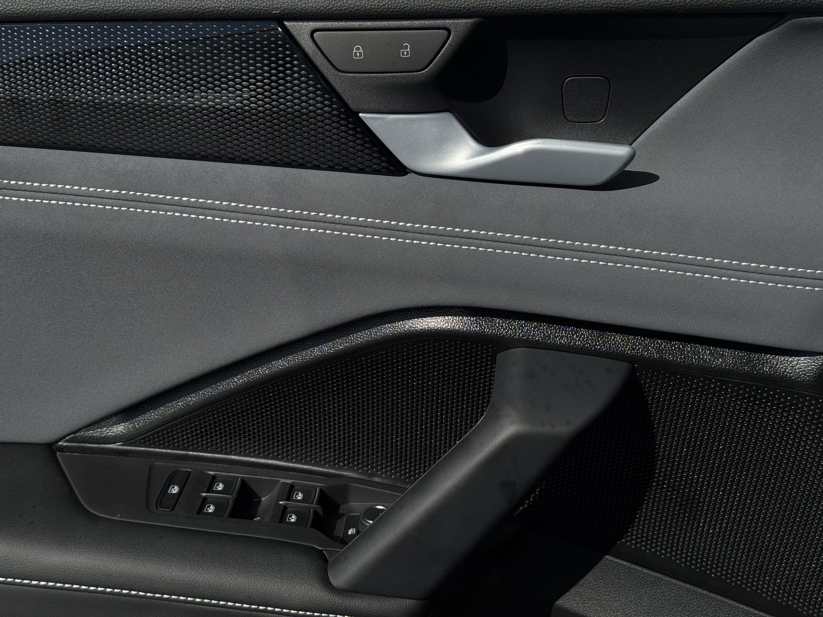 New 2026 Volkswagen Tiguan SE image 22