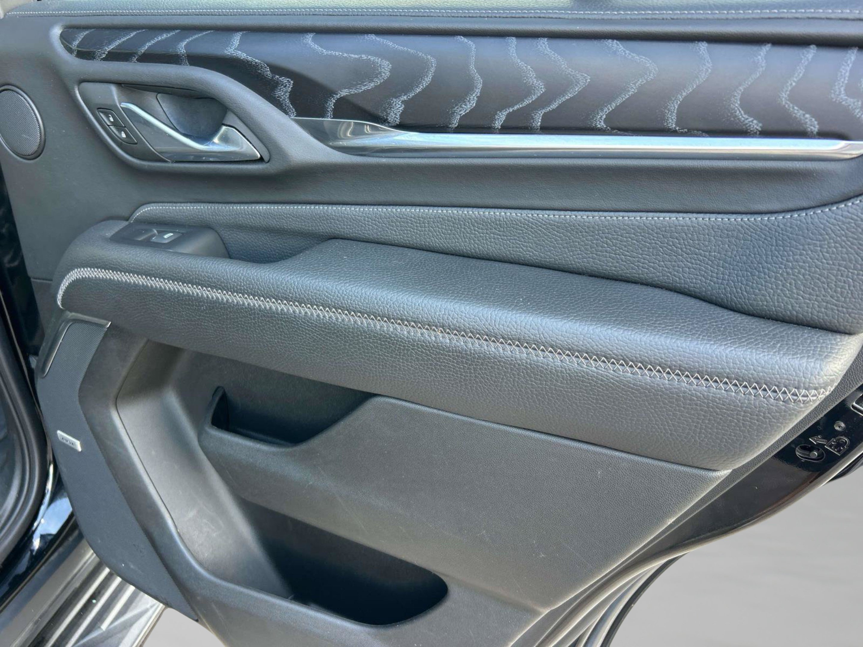 Used 2023 GMC Yukon Denali w/ LPO, Floor Liner Package AWD/4WD image 19