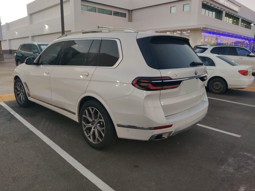 Certified 2023 BMW X7 xDrive40i w/ Premium Package image 6